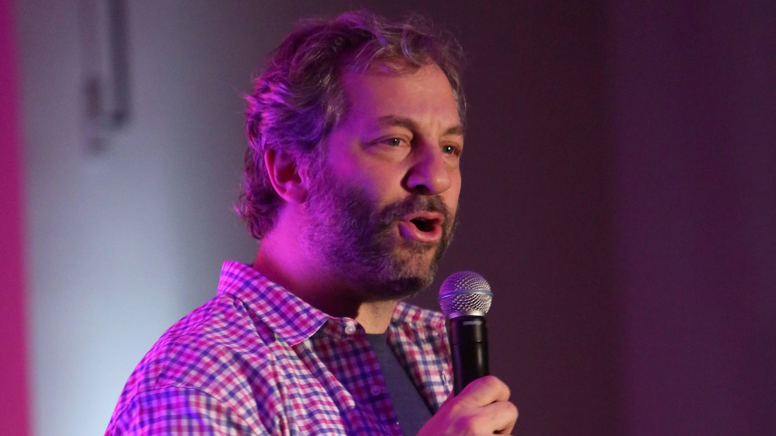 articles/2017/02/19/judd-apatow-denounces-trump-in-epic-stand-up-set-i-feel-like-i-ve-just-been-raped/170219-wilstein-judd-apatow-standup-tease_z9wy2v