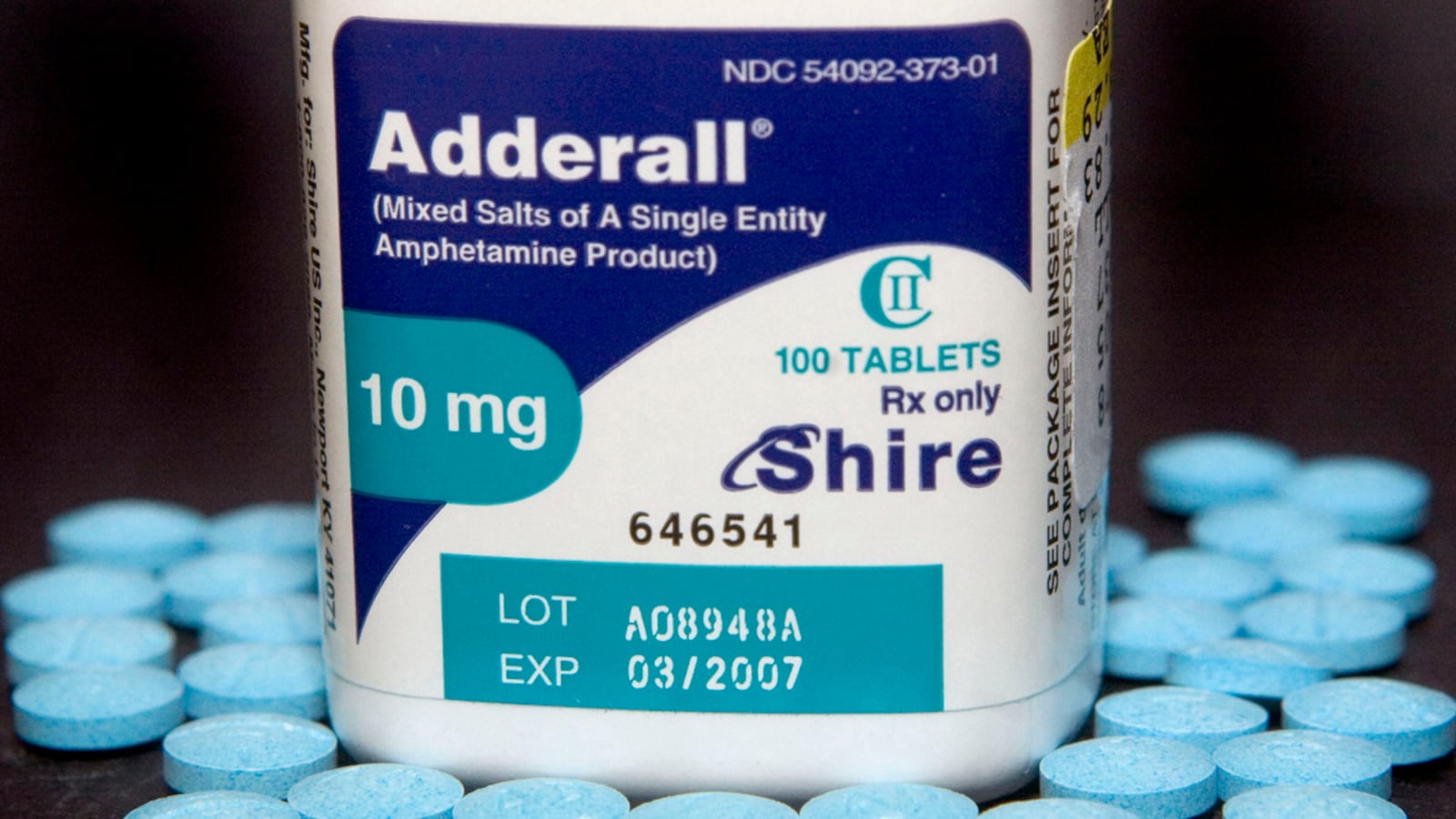 cheats/2012/06/10/students-take-good-grade-pill/students-study-drugs-adderall-cheat_i4vt7m