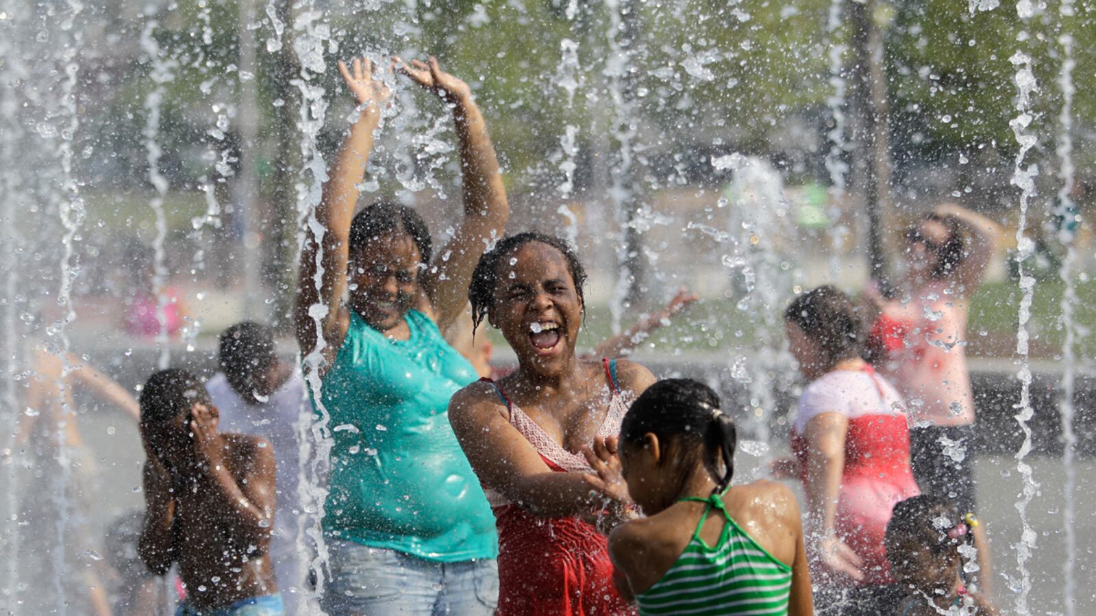 cheats/2011/07/23/heat-wave-breaks-records-nationwide/heat-wave-box_zw30u8