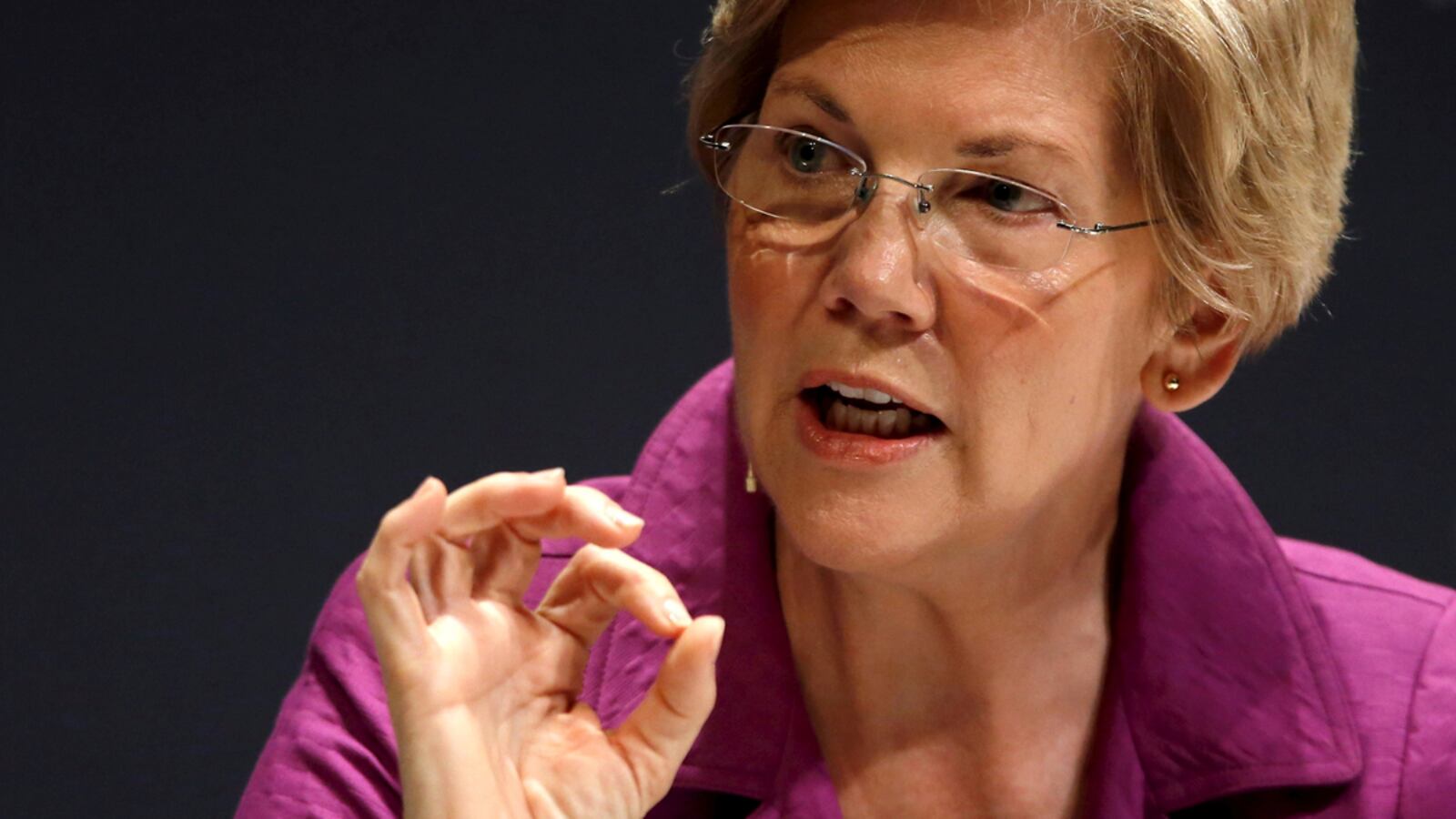cheats/2016/10/14/warren-to-obama-fire-sec-chief-white/161014-elizabeth-warren-cheat_zqvkis