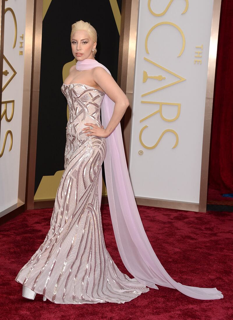 galleries/2014/03/02/best-of-the-2014-oscars-red-carpet-jennifer-lawrence-lupita-nyong-o-and-more-photos/oscars-redcarpet-gaga_i6miob