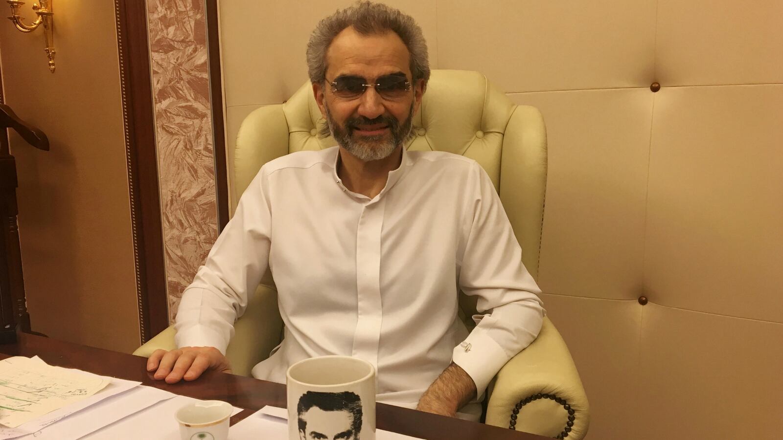 180127-saudi-billionaire-alwaleed-released-cheat_wpxj3t