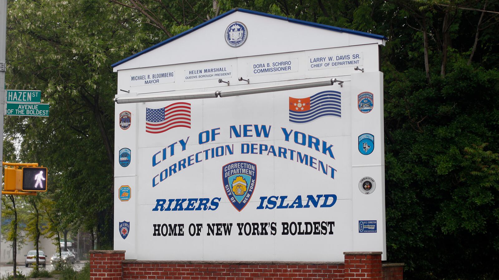 2011-05-16T000000Z_1154193505_GM1E75H0IYP01_RTRMADP_3_STRAUSSKAHN-RIKERS_athj81
