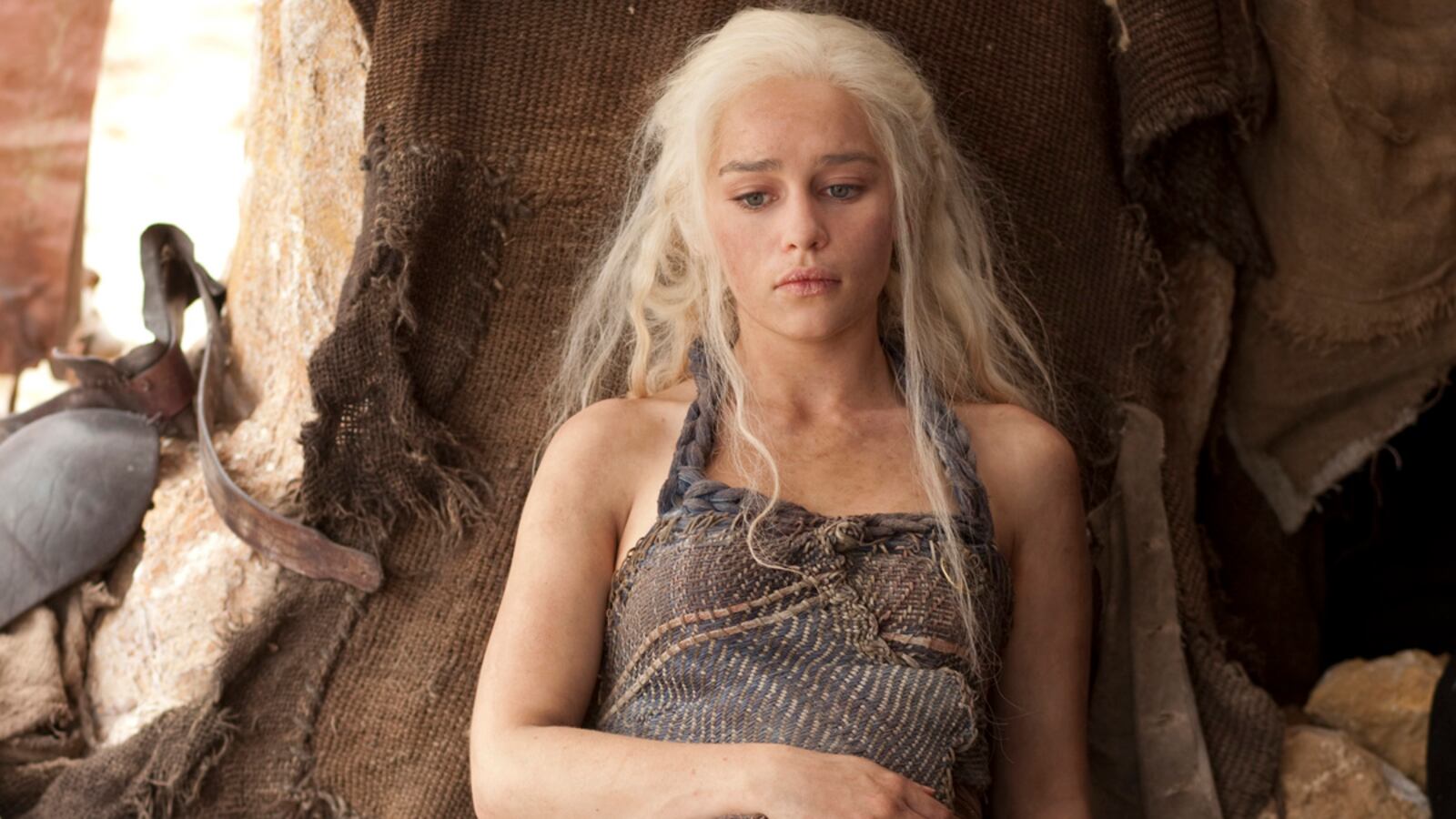 cheats/2012/04/10/game-of-thrones-gets-3rd-season/game-of-thrones2-ew_pgtm53