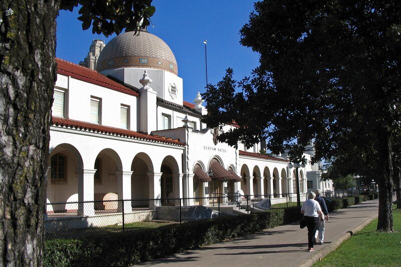 galleries/2012/02/12/from-oregon-to-vieques-7-secret-romantic-getaways-photos/romantic-hidden-travel-gems-hot-springs_vzbut2