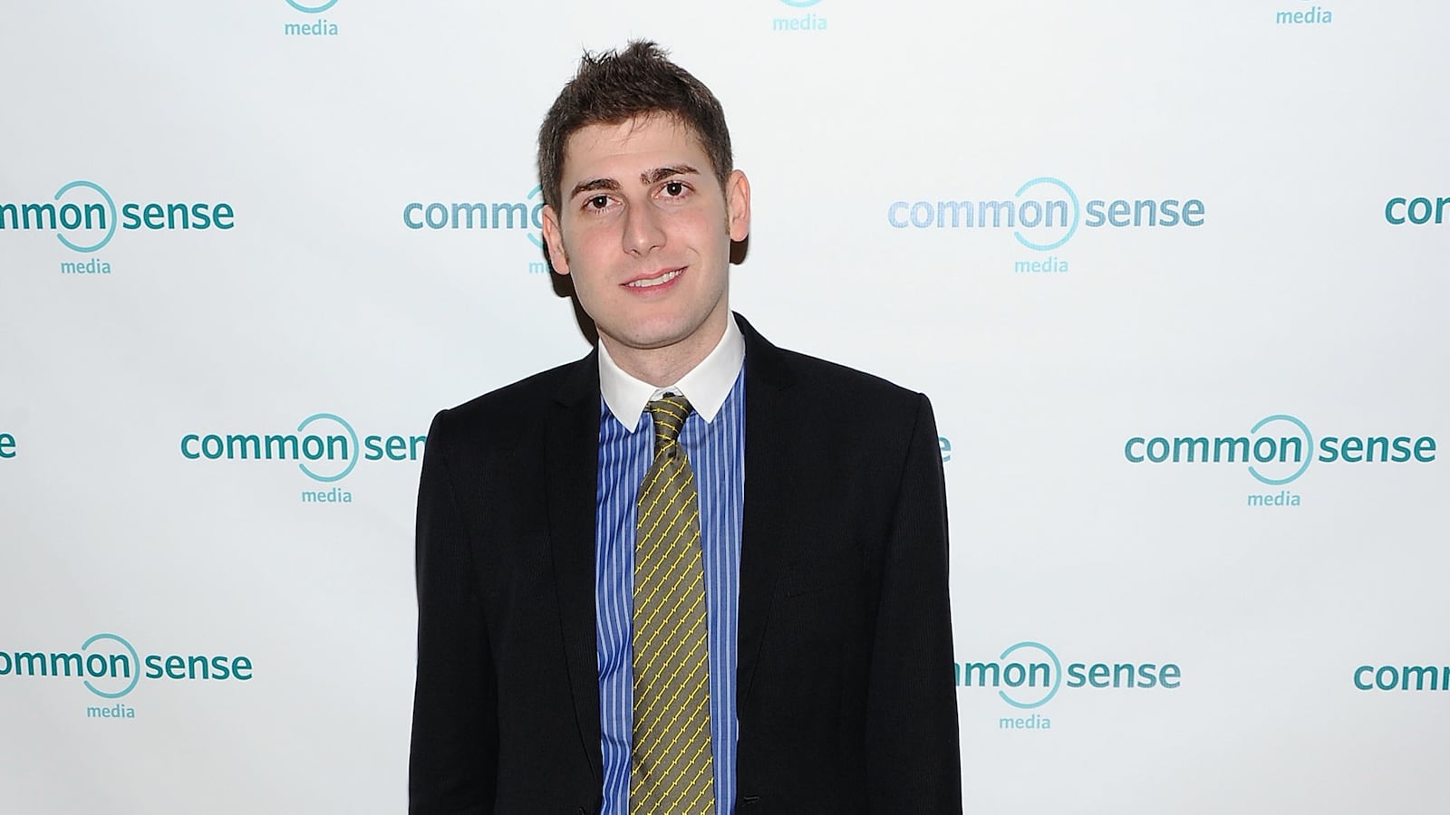 cheats/2012/05/05/saverin-lives-large-in-singapore/co-founder-facebook-singapore-cheat_p2loep