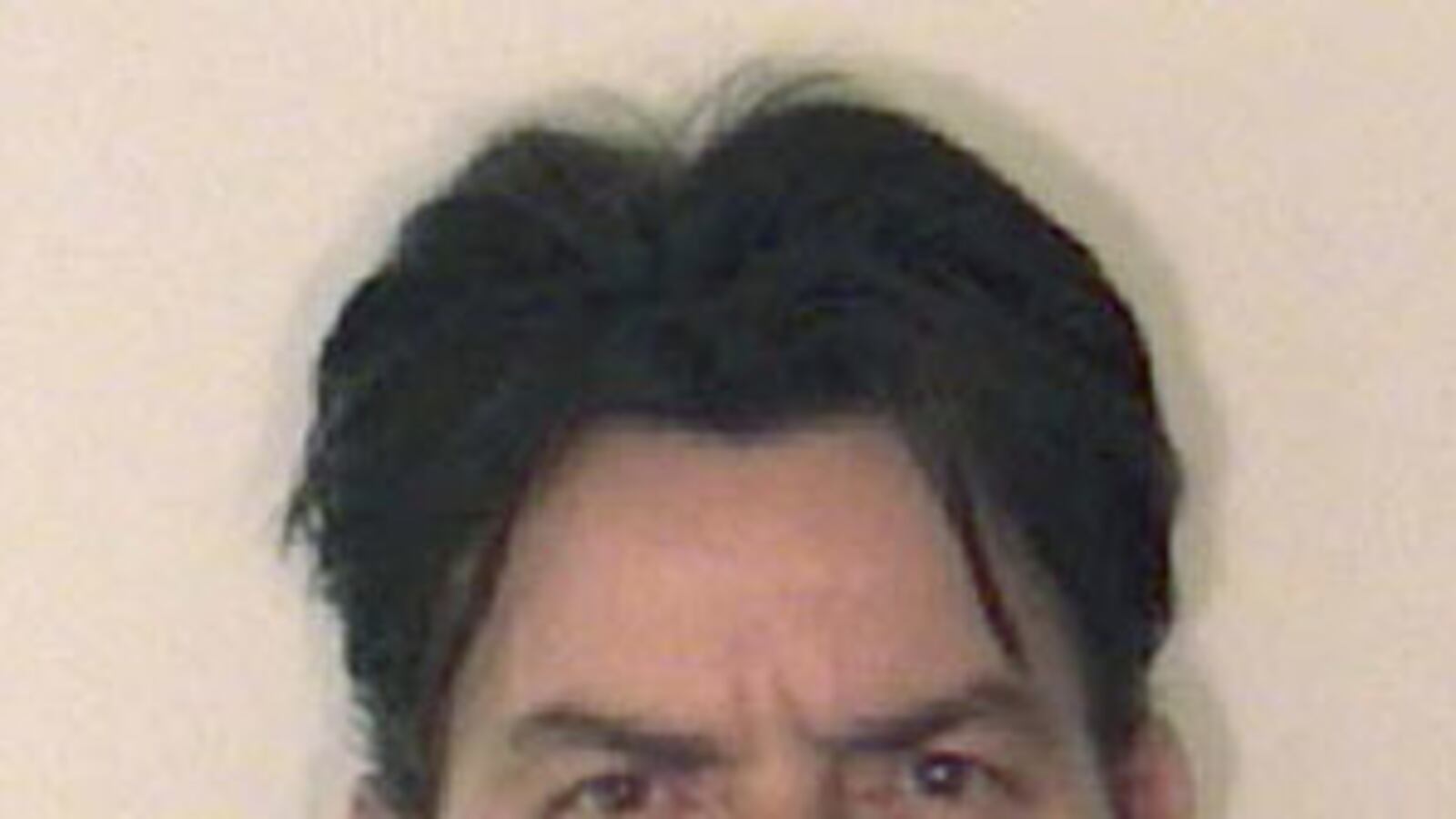 cheats/2009/12/25/charlie-sheen-arrested-for-domestic-abuse/charlie-sheen_feqxpw