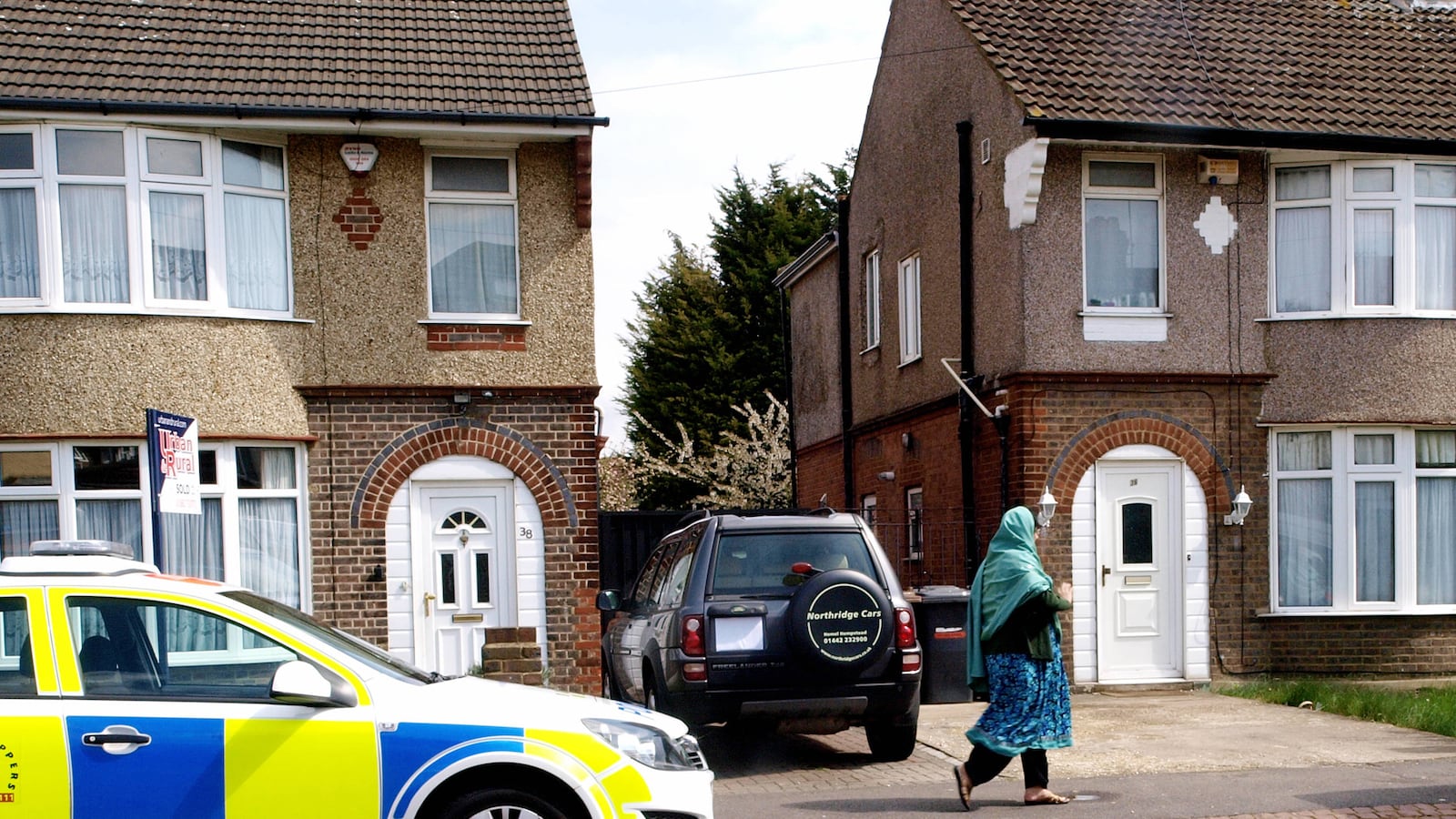 cheats/2012/07/05/6-suspected-terrorists-caught-in-london/lodon-terror-arrests-cheat_lth8su