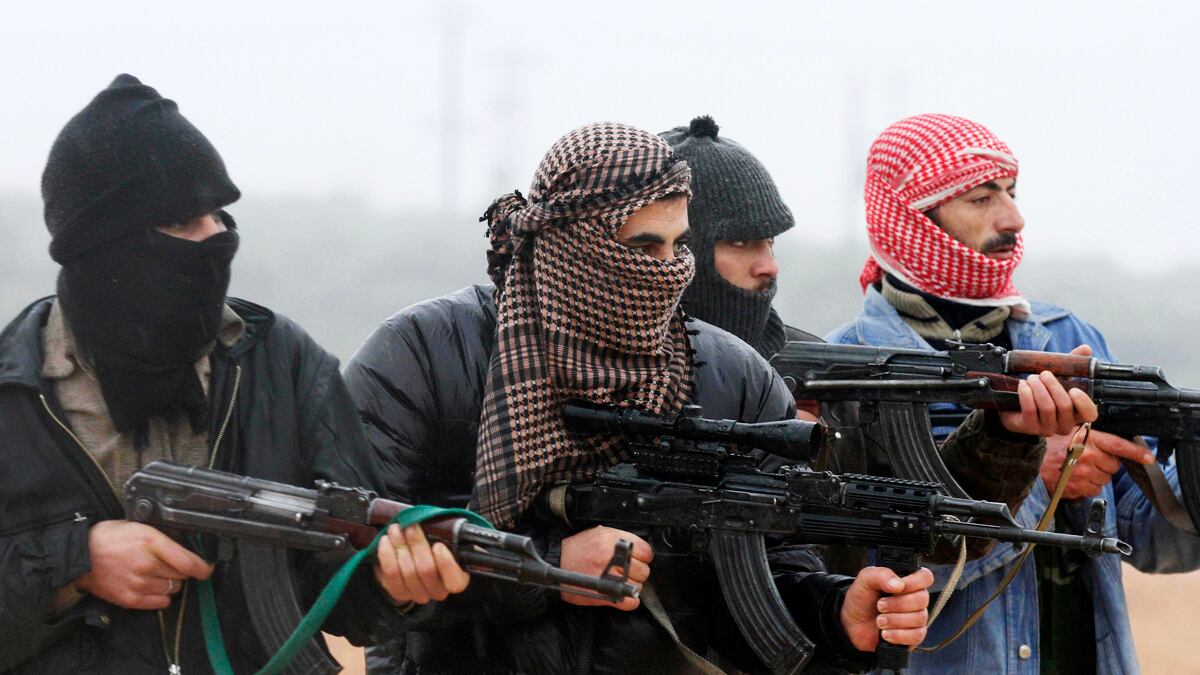 cheats/2012/02/08/homs-shelling-redoubles/syrian-rebels-training-cheat_wfnlhz