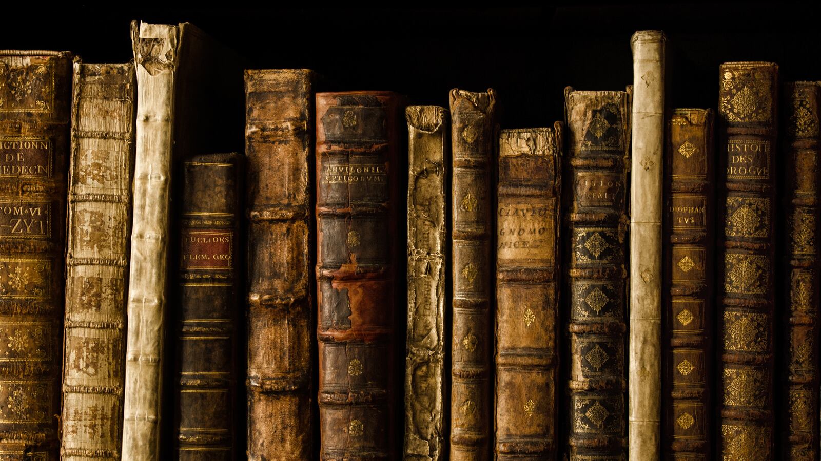 articles/2014/11/27/the-birth-of-the-novel/141126-romeo-novel-tease_himfat