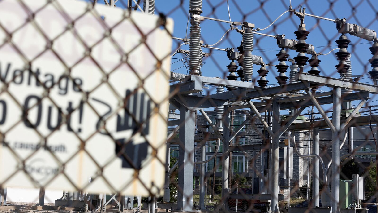 Power lines are seen during a heatwave with expected temperatures of 102 F (39 C) in Dallas, Texas, U.S. June 12, 2022.