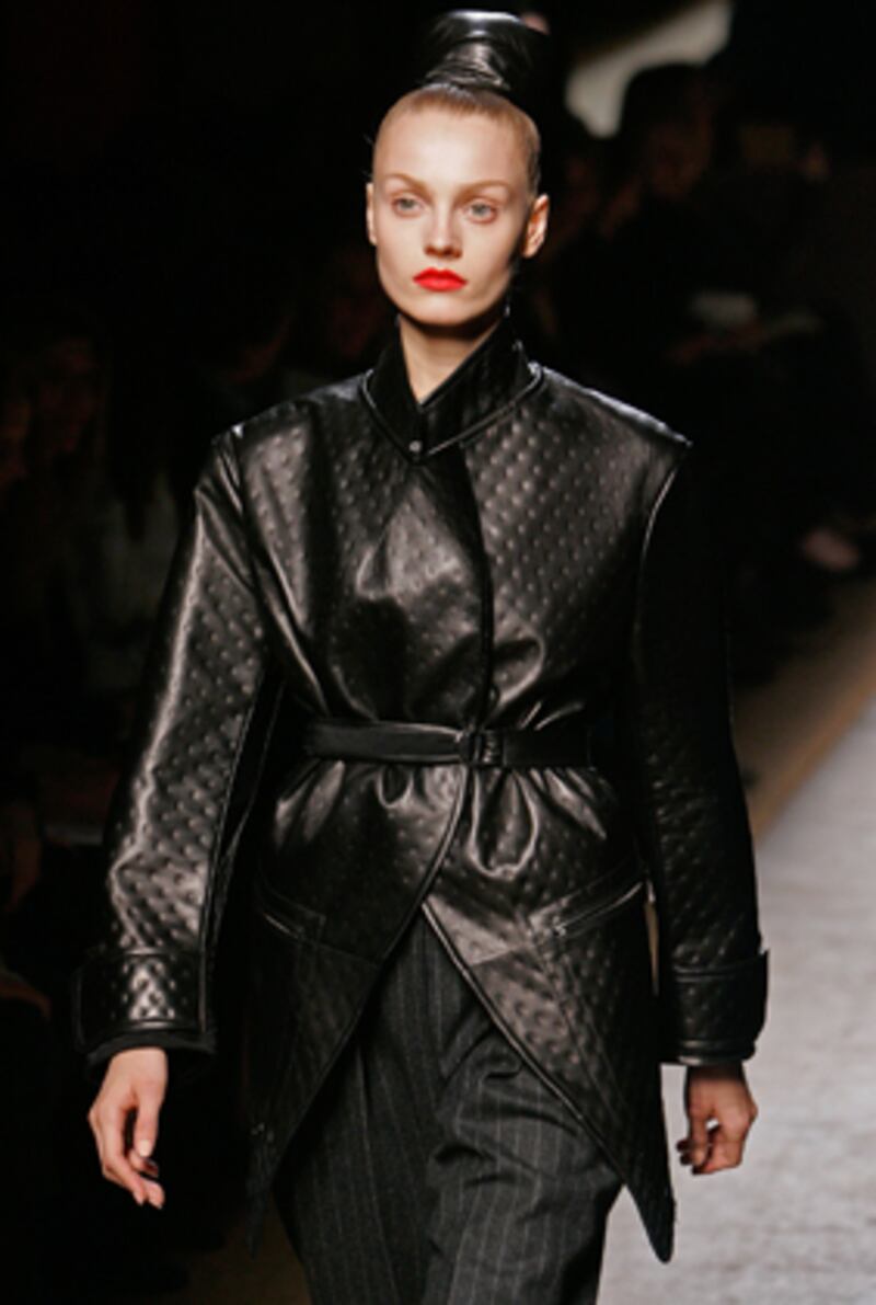 galleries/2009/03/11/paris-fashion-week/paris-fashion-week-10-1_mhfxbl