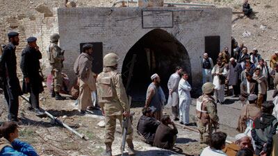 cheats/2011/03/20/mine-explosion-rocks-pakistan/pakistan-mine_jxagkj