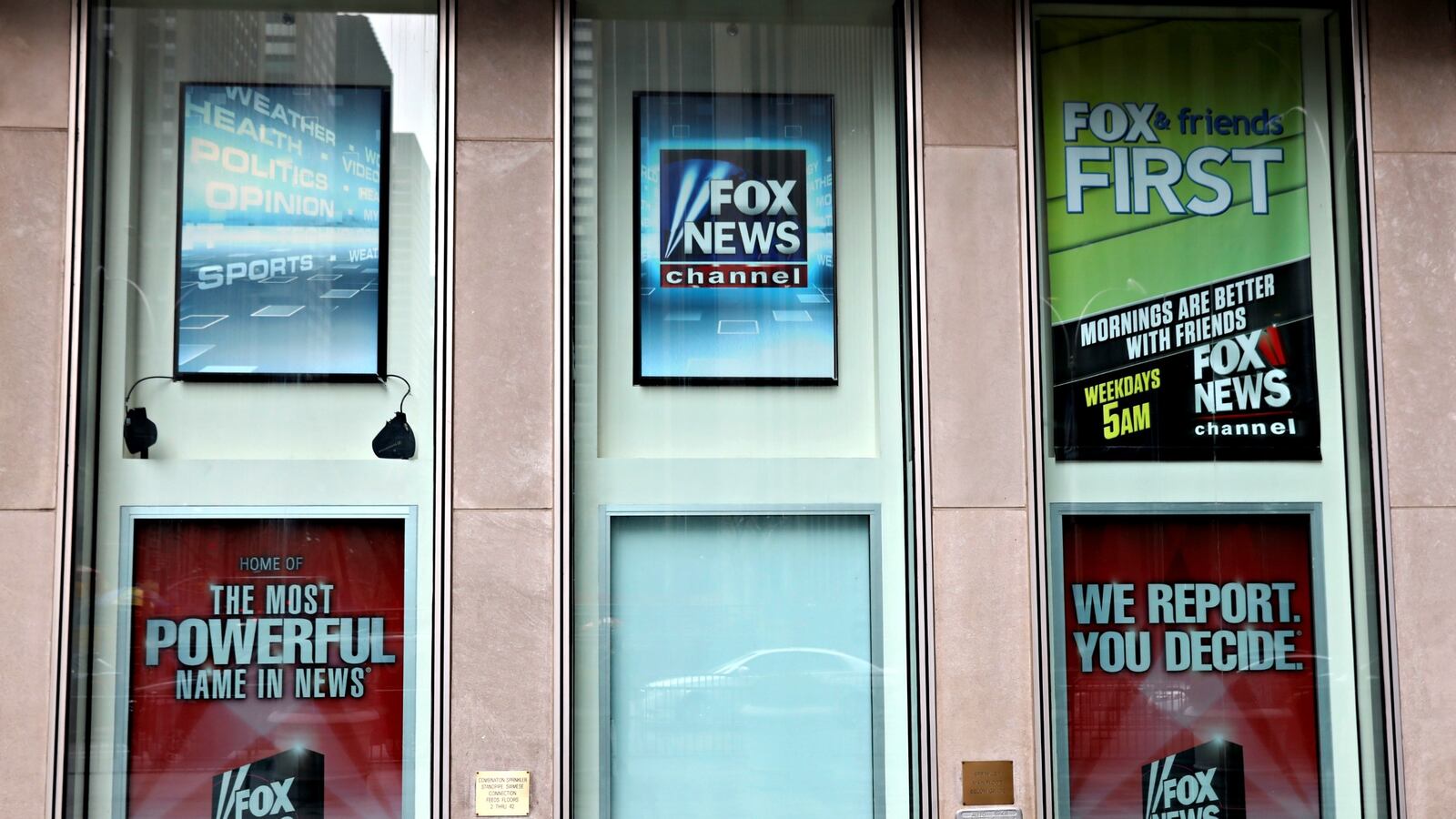 cheats/2017/05/10/fox-reveals-45m-cost-of-sexual-harassment-allegations/170510-fox-news-suit-cheat_almaak