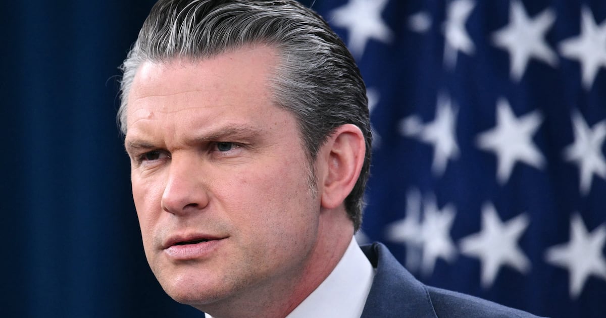 MAGA Ultra-Loyalist Knifes 'Paranoid' Pentagon Pete