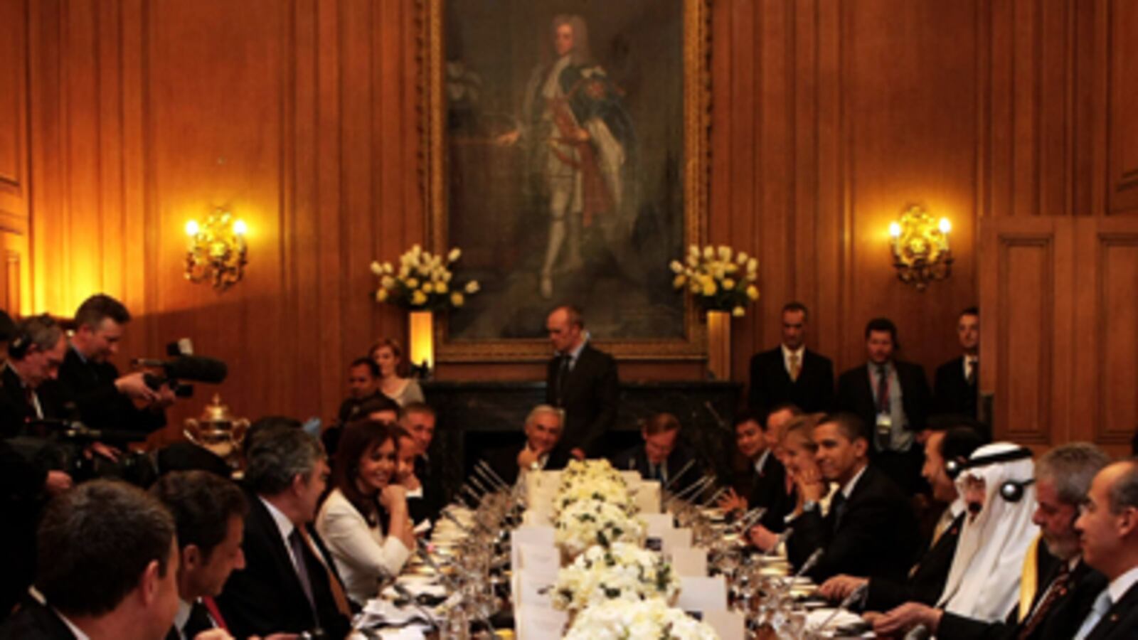 cheats/2009/04/01/obamas-rub-elbows-with-royalty/obama-g20-dinner_poshsd