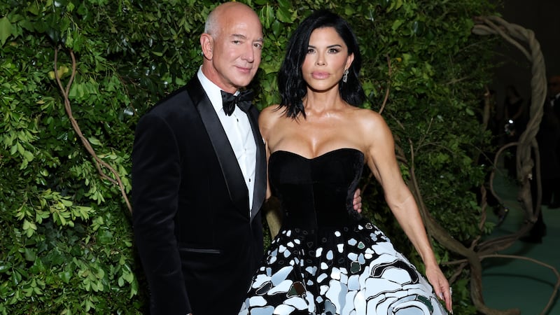NEW YORK, NEW YORK - MAY 06: (L-R) Jeff Bezos and Lauren Sánchez attend The 2024 Met Gala Celebrating "Sleeping Beauties: Reawakening Fashion" at The Metropolitan Museum of Art on May 06, 2024 in New York City.