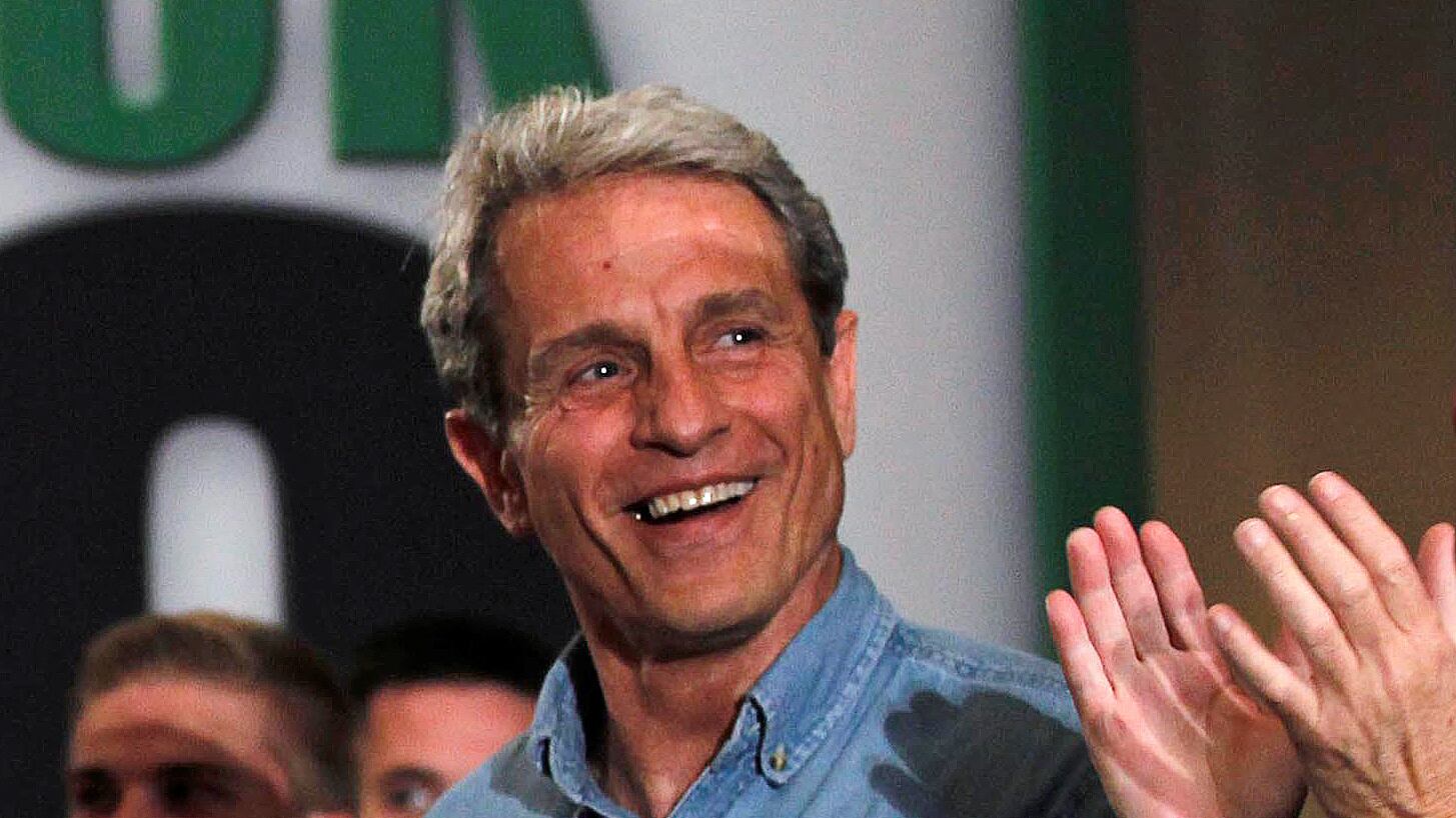 2019-09-19T235904Z_807476381_GM1E69N0LQO01_RTRMADP_3_USA-CRIME-DONOR_k5wa9u