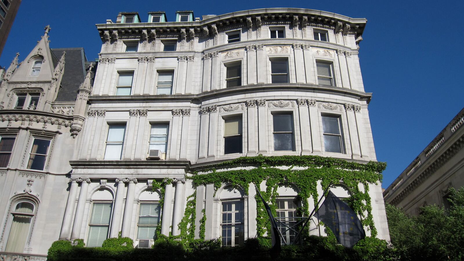 181031-carrier-payne-tease_tk805s