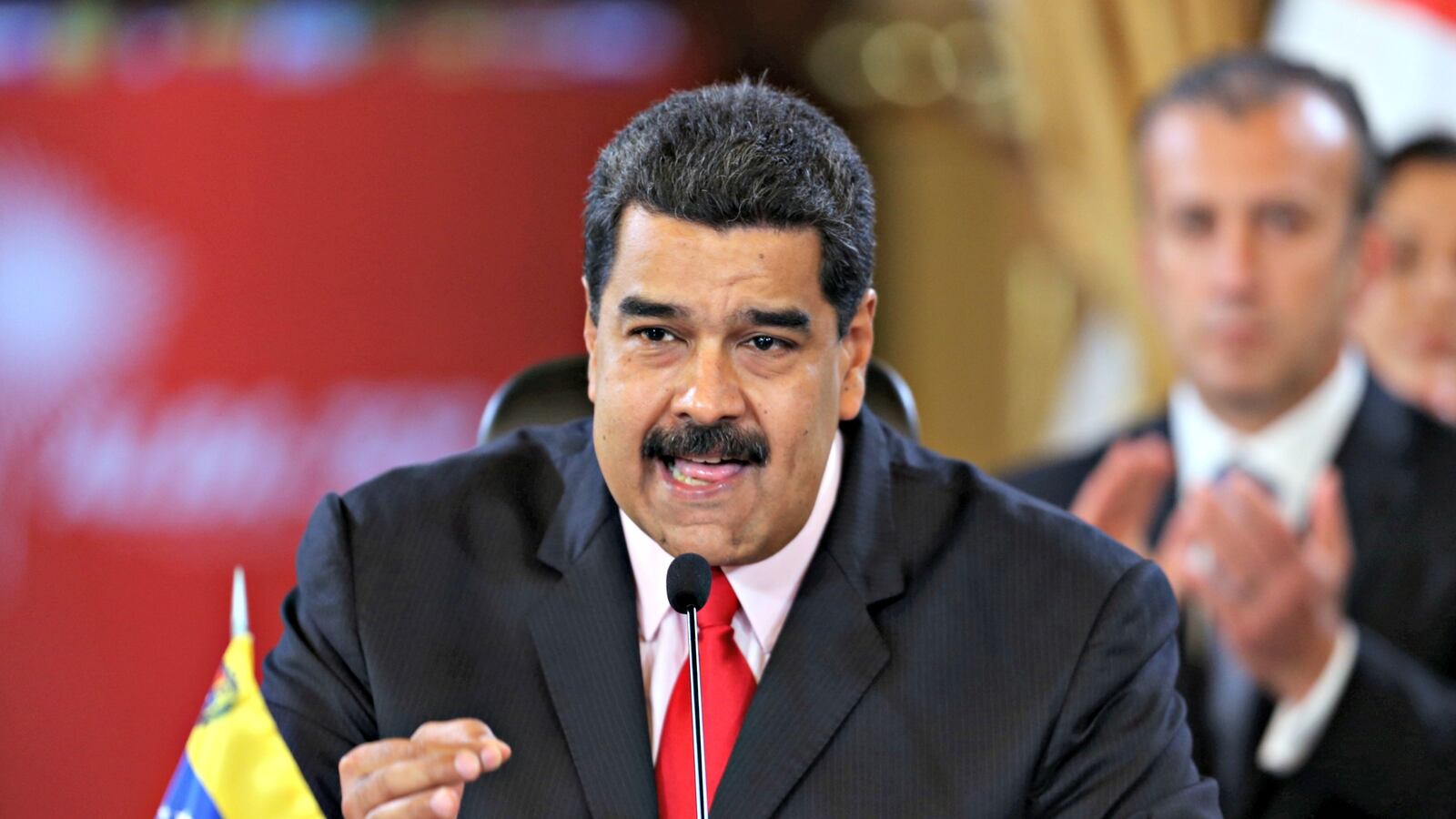 cheats/2017/03/30/venezuelan-supreme-court-seizes-power-from-legislature/170330-venezuela-court-cheat_dlya8u