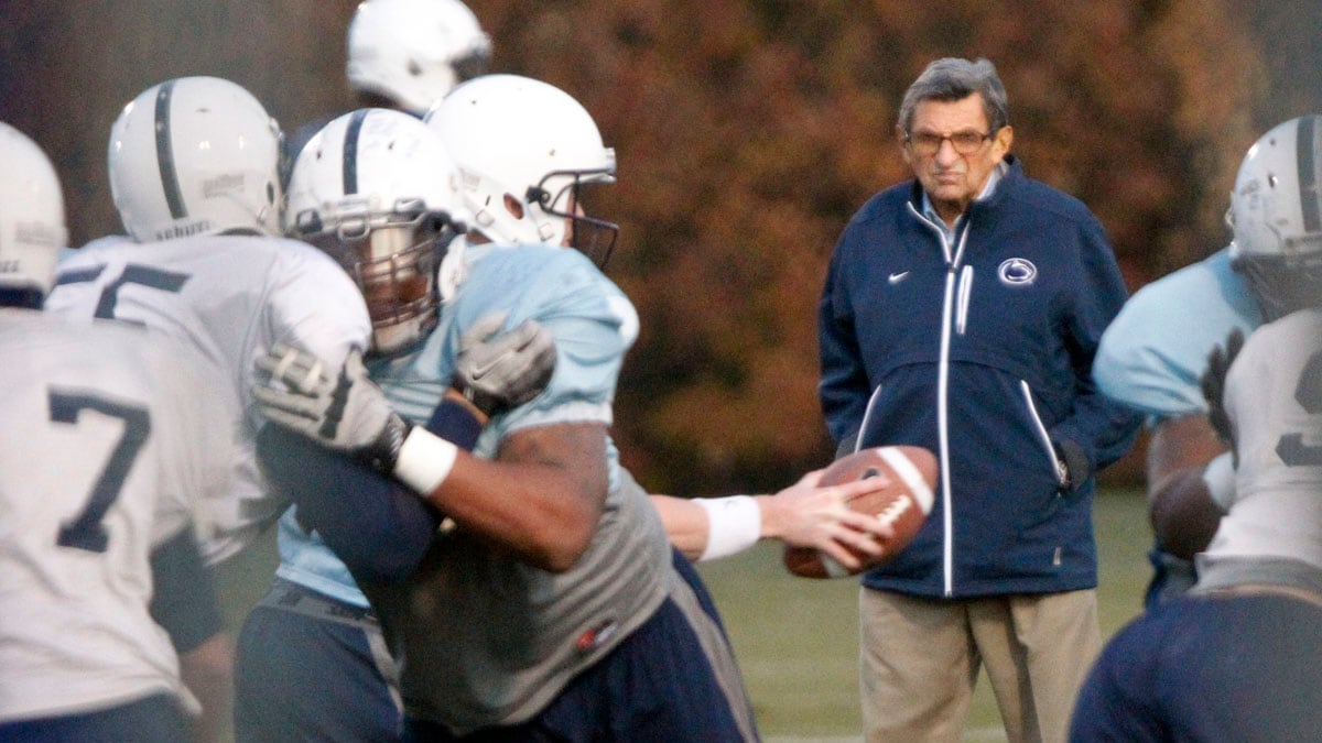 articles/2011/11/12/penn-state-should-cancel-the-rest-of-its-football-season/penn-state-football-cancel-tomasky_wofbmm