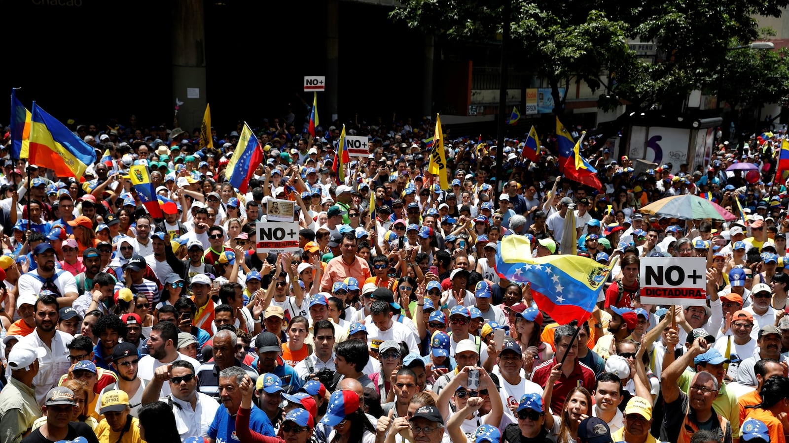 cheats/2017/04/08/protests-erupt-in-venezuela-after-politician-banned-from-office/170408-venezuela-opposition-protests-cheat_pqbi5p