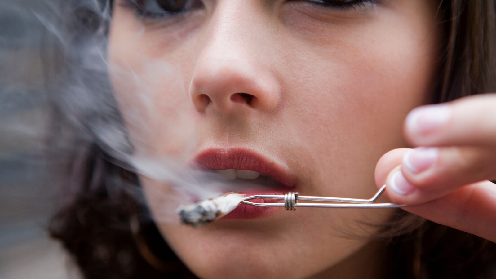 articles/2014/07/06/the-chronic-chronicles-a-history-of-pot/140703-roffman-history-pot-tease_zhaxa4