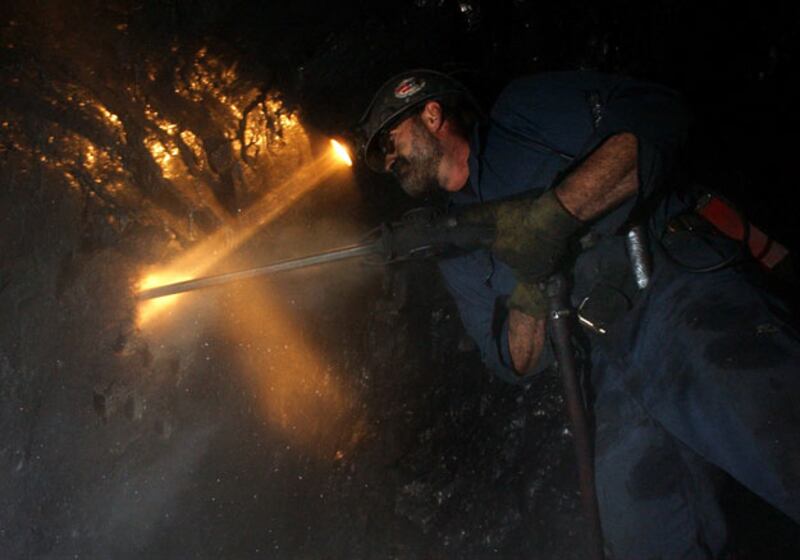 galleries/2010/04/07/dangerous-jobs/dangerous-jocoal-miners_b2pzkg