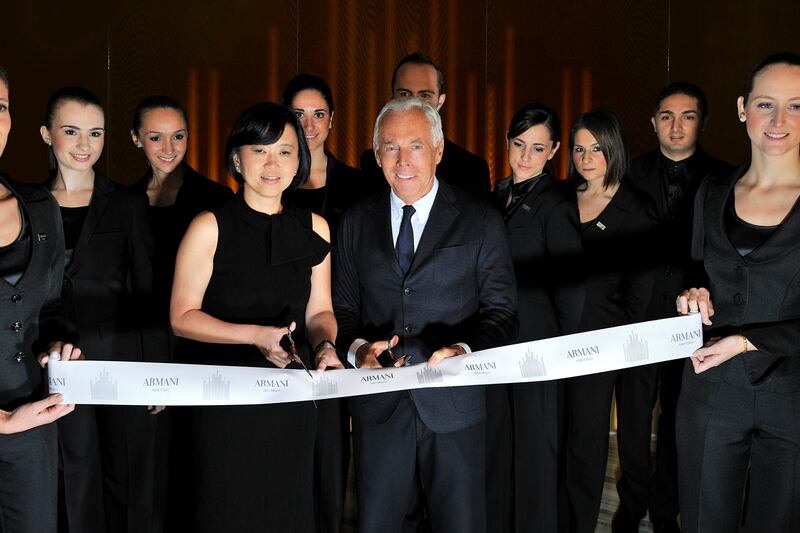 galleries/2011/11/12/armani-hotel-milano-opening-jessica-alba-more-stars-photos/armani-hotel-milan-ribbon-cutting_mjjysm