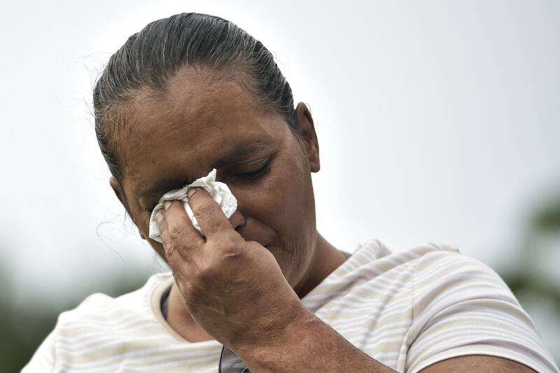 galleries/2016/06/13/mourning-orlando-s-mass-lgbt-murder/160613-orlando-vigil4a_ykz2ov