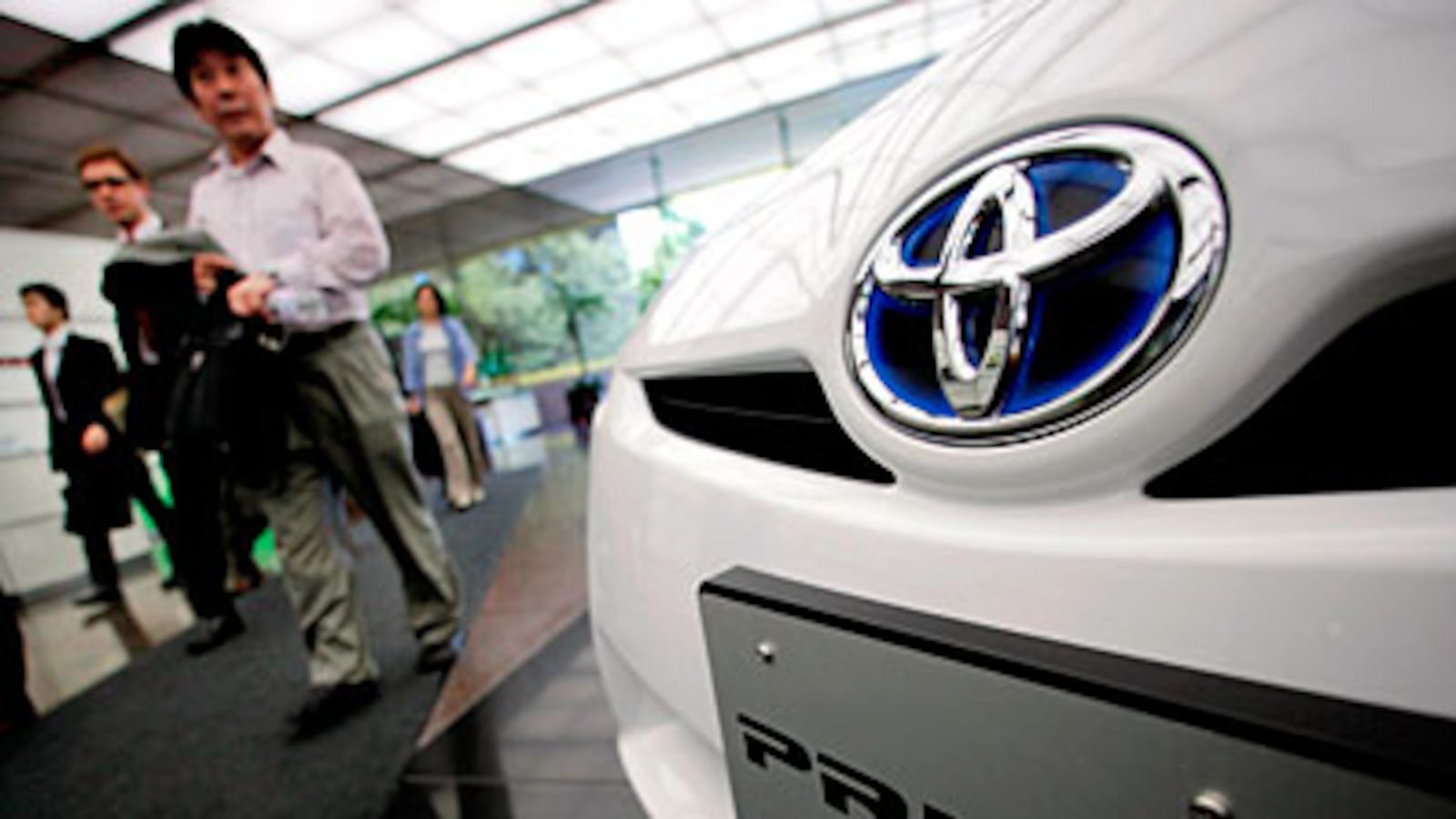 cheats/2010/02/04/toyotas-2-billion-blunder/toyota-prius-troubles_b0rhhg