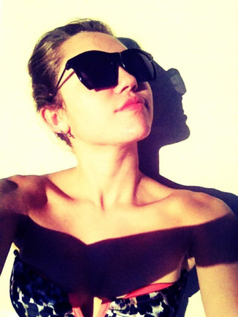 galleries/2012/02/26/rihanna-mariah-carey-and-more-celebrity-twitter-photos/twitpics-1223-miley-cyrus_bgcvjl
