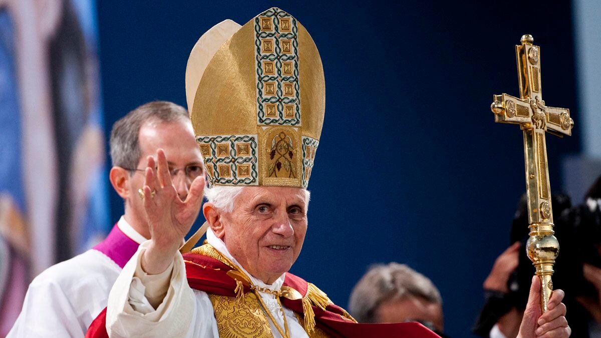 cheats/2011/09/23/pope-meets-sex-abuse-victims/pope-germany-cheat_moi2sy