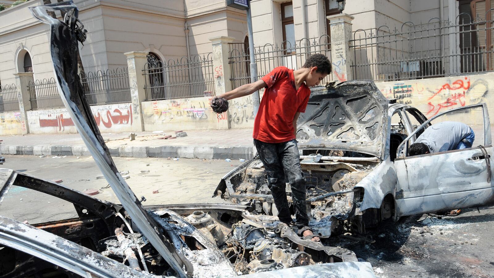 cheats/2013/07/23/12-dead-in-cairo-violence/130723-egypt-clashes-cheat_w9vof1