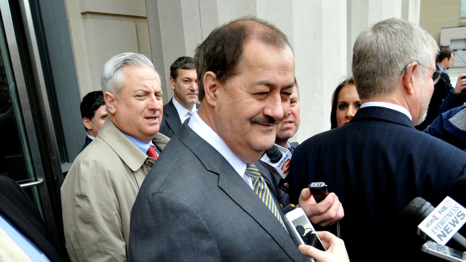 cheats/2016/04/06/disgraced-coal-ceo-gets-1-year-in-prison/160406-cheat-blankenship_v8yssw