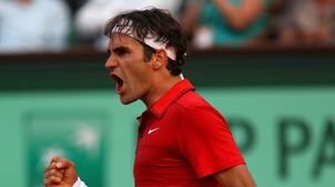 cheats/2011/06/04/federer-ends-djokovics-winning-streak/roger-federer-french-open-63_xkcjkh