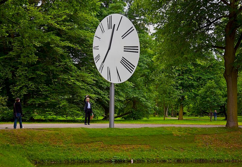 galleries/2012/06/09/documenta-exhibition-2012-photos/sala-daily-pic_en5qdw