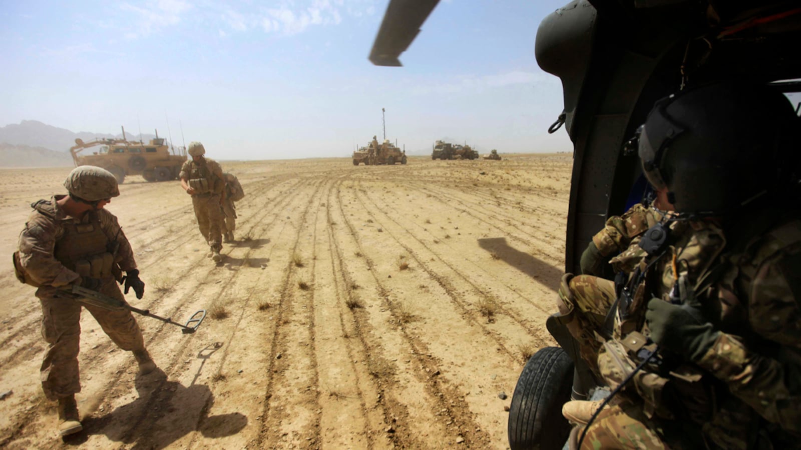 articles/2012/07/13/america-s-new-bomb-threat/ieds-bomb-threat-lake_kfu9m8