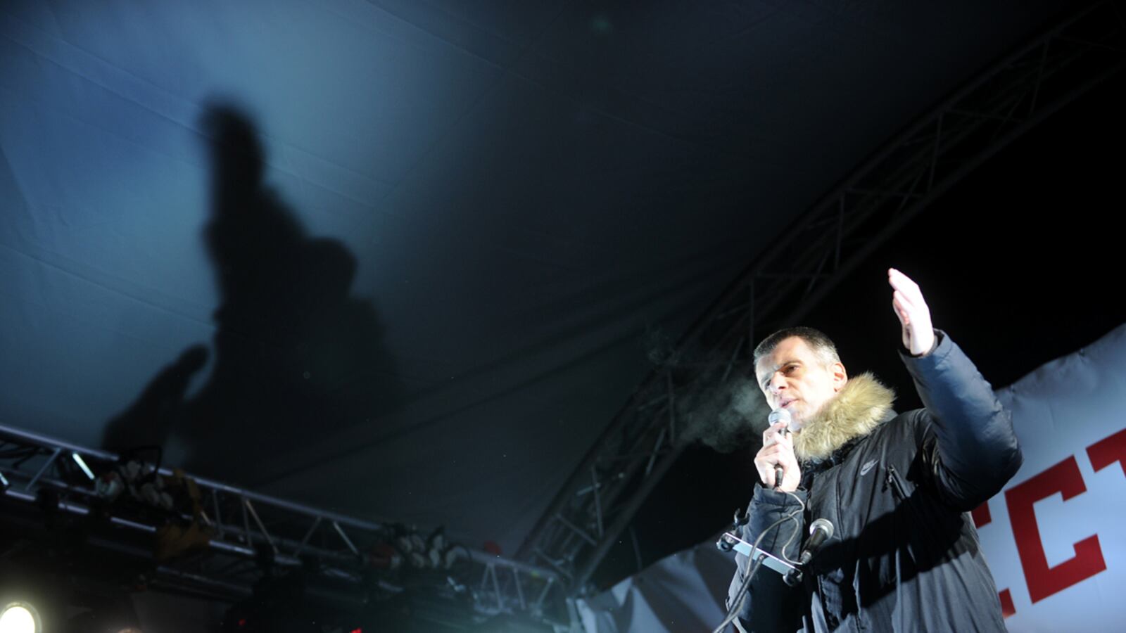 articles/2012/03/05/as-putin-wins-re-election-by-landslide-both-sides-reluctantly-rally/moscow-election-protests-matthews_amnkvf