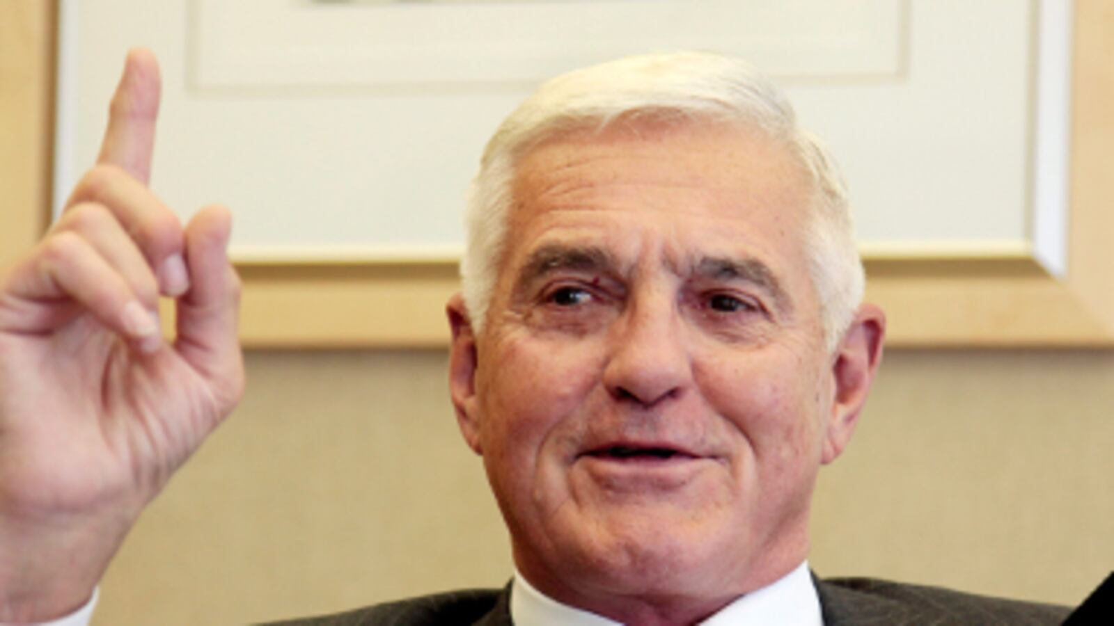 articles/2011/02/15/bob-lutz-may-come-back-to-gm-but-the-government-is-balking/levin-bob-lutz_160315_j1brqa