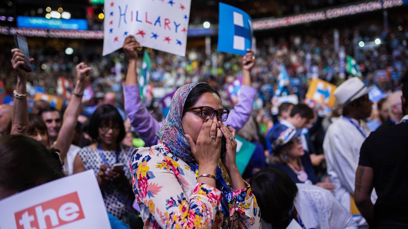 articles/2016/07/27/team-hillary-tweeted-out-this-pic-of-muslim-fan-but-she-s-for-bernie/160727-swin-nida-allam-sanders2a-tease_dcqy6a