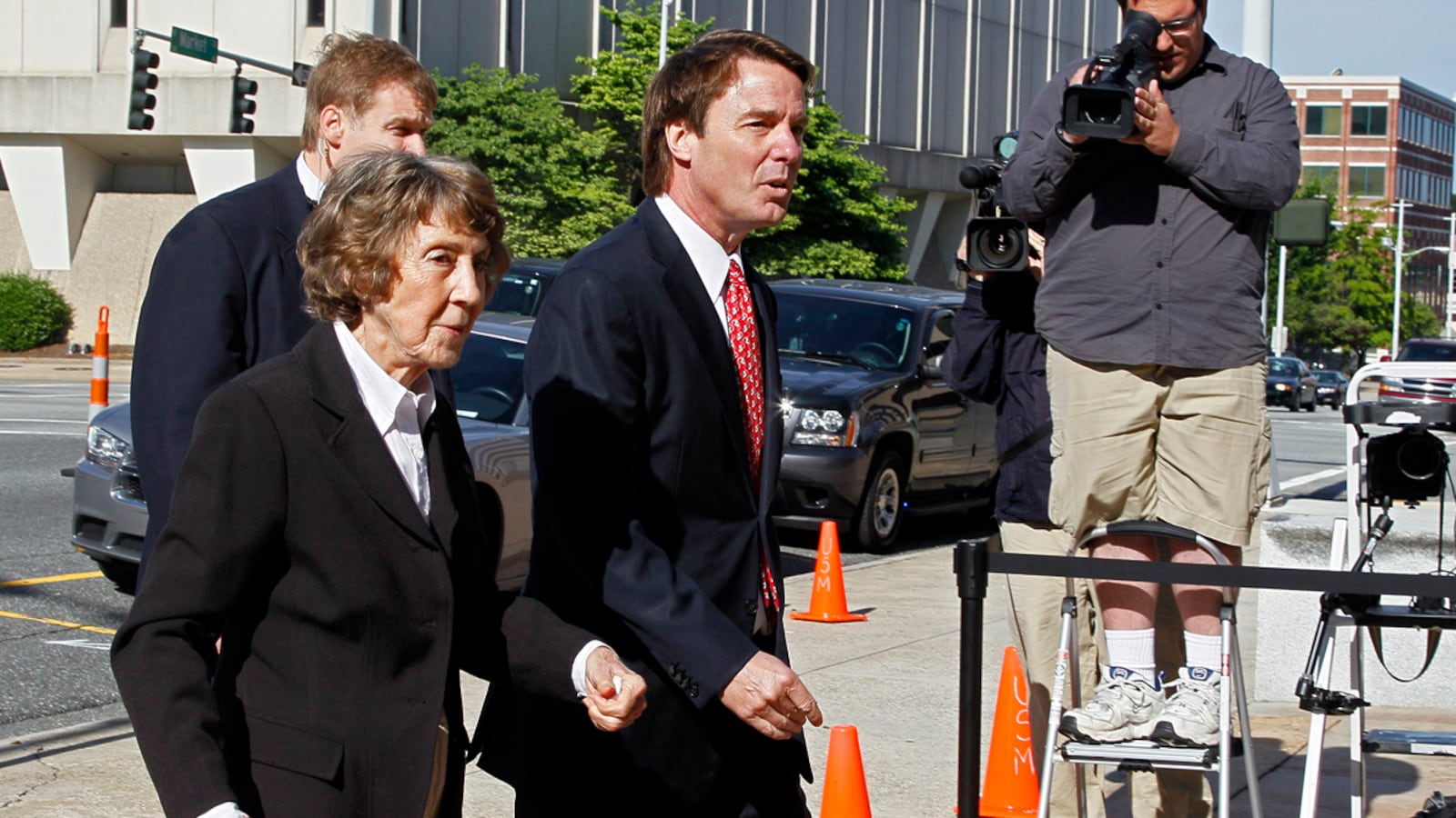 articles/2012/05/10/the-prosecution-rests-trial-now-in-edwards-defense-team-s-hands/john-edwards-update-120510-dimond_c3ecse