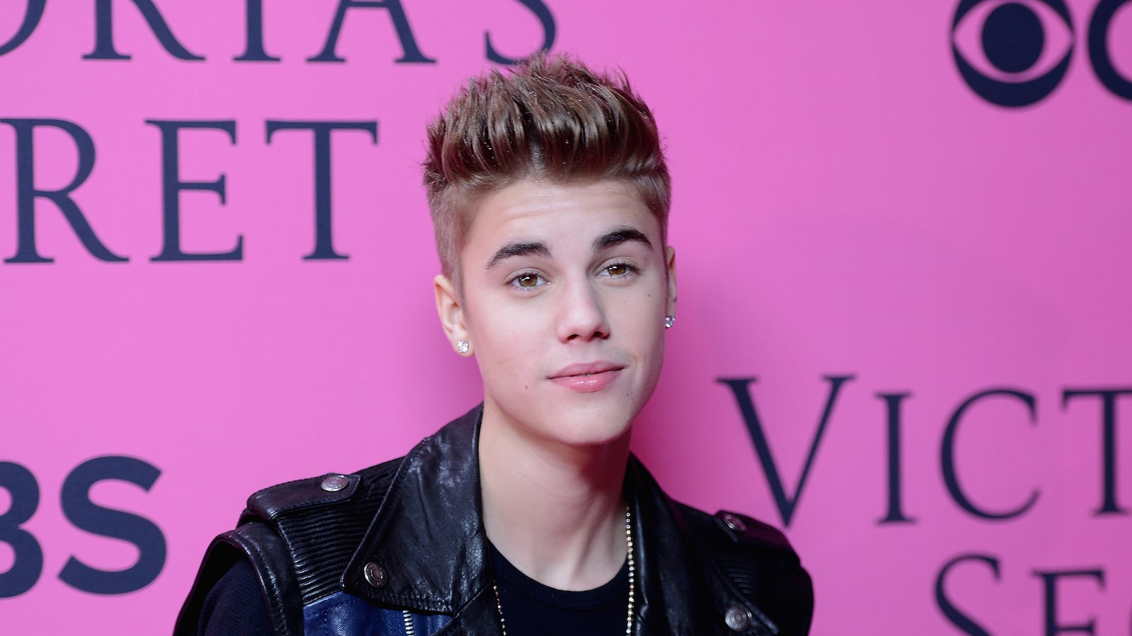 cheats/2012/11/10/justin-bieber-selena-gomez-split/bieber-gomez-split-cheat_wjie3f