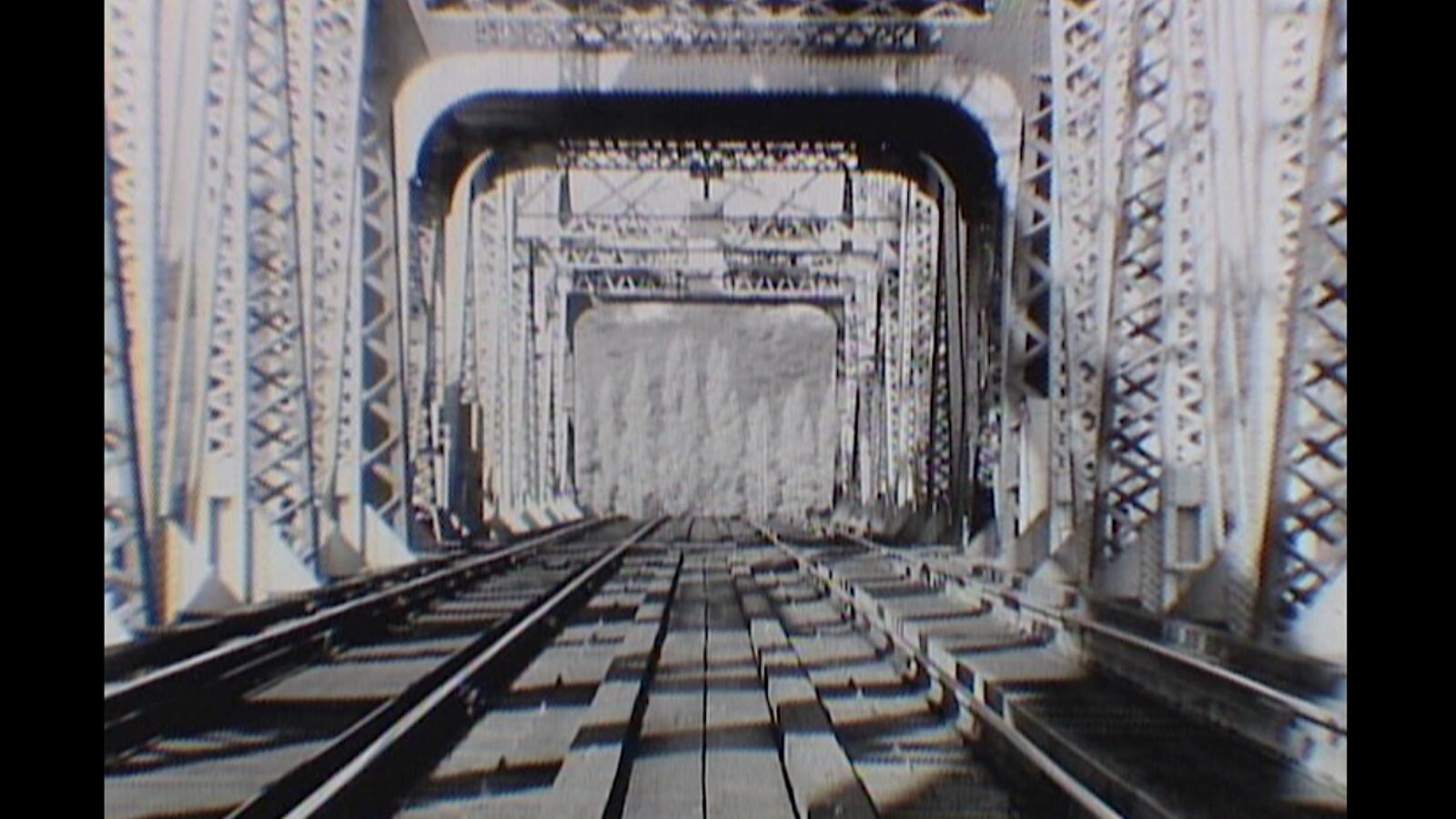 articles/2013/04/24/richard-serra-at-the-art-gallery-of-ontario-is-the-daily-pic-by-blake-gopnik/turnbridge-daily-pic_mjuhnr