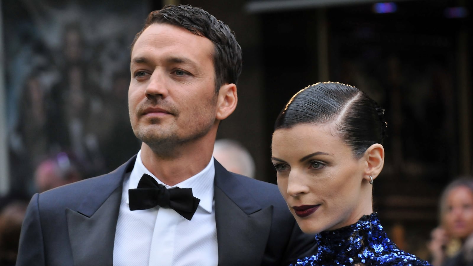 cheats/2013/01/26/wife-of-snow-white-director-files-for-divorce/130126-sanders-ross-divorce-cheat_qaklub