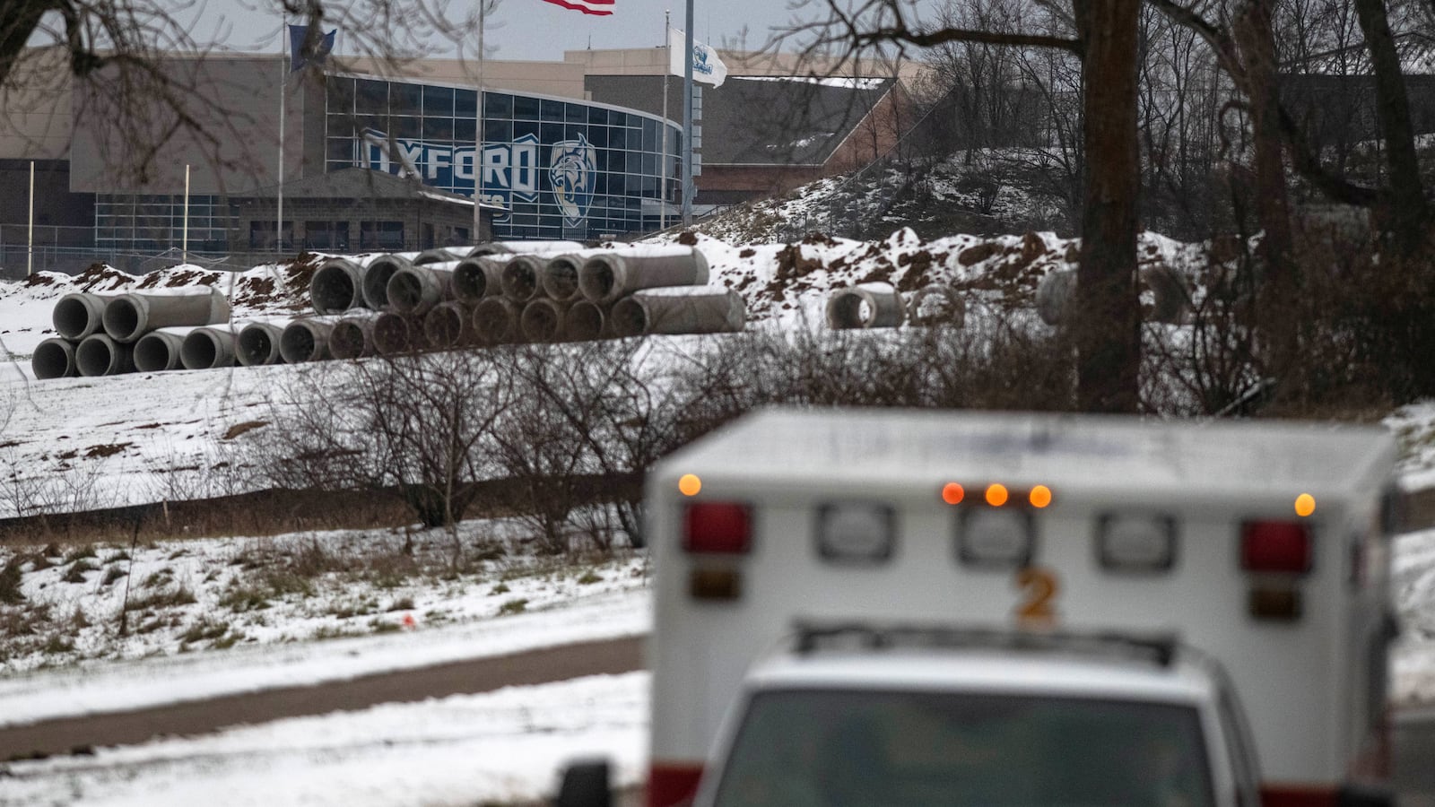 2021-11-30T214933Z_1503254911_RC285R9IHWV5_RTRMADP_3_MICHIGAN-SHOOTING_eqjm5s