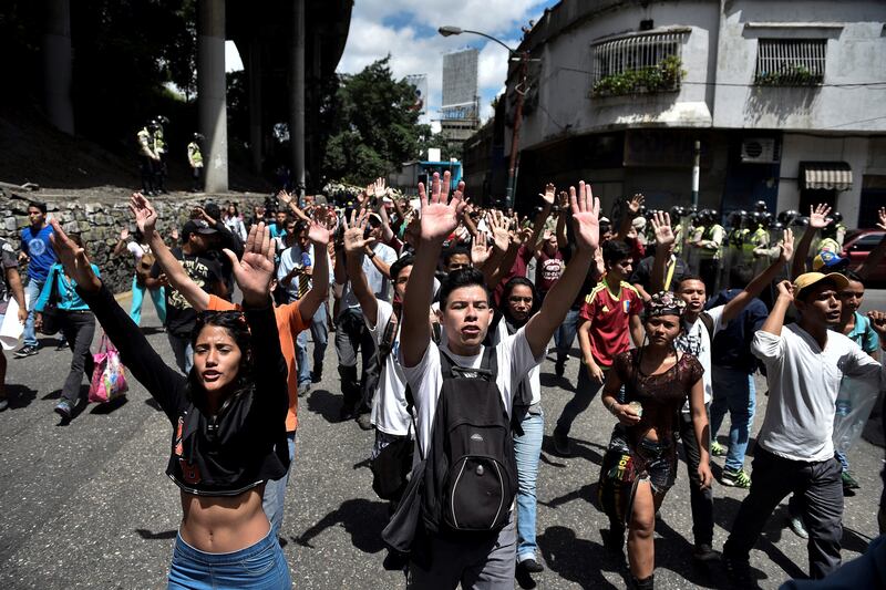 galleries/2016/06/10/venezuela-riots-over-economy-government-lack-of-food-photos/160610-venezuela-07_ehqrqo