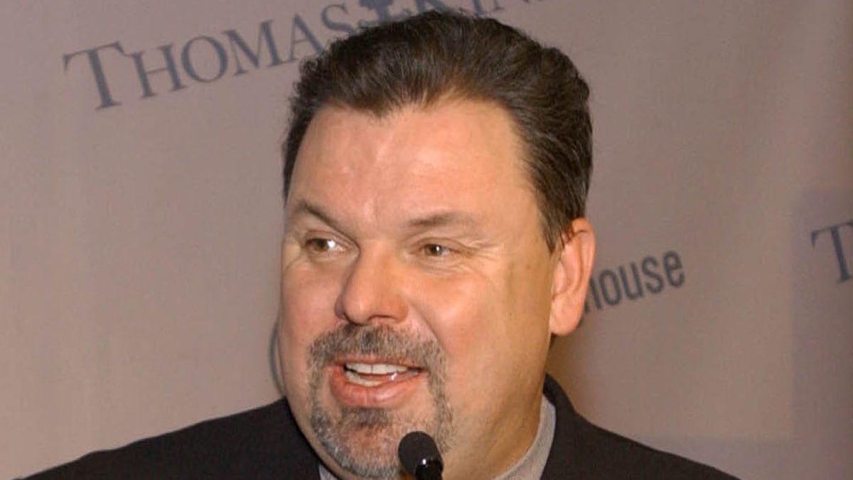 cheats/2012/04/07/painter-thomas-kinkade-dies/thomas-kinkade-dies-cheat_cwyzri