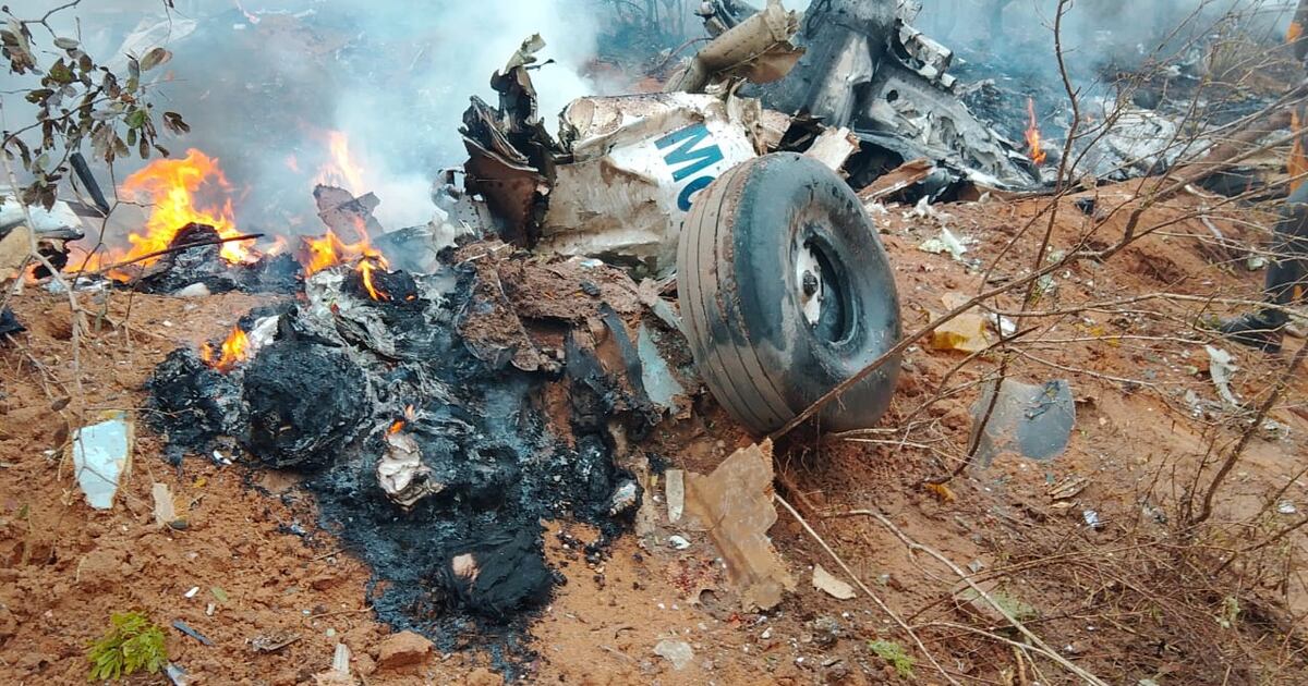 Plane Carrying Tourists Crashes on Way to National Park