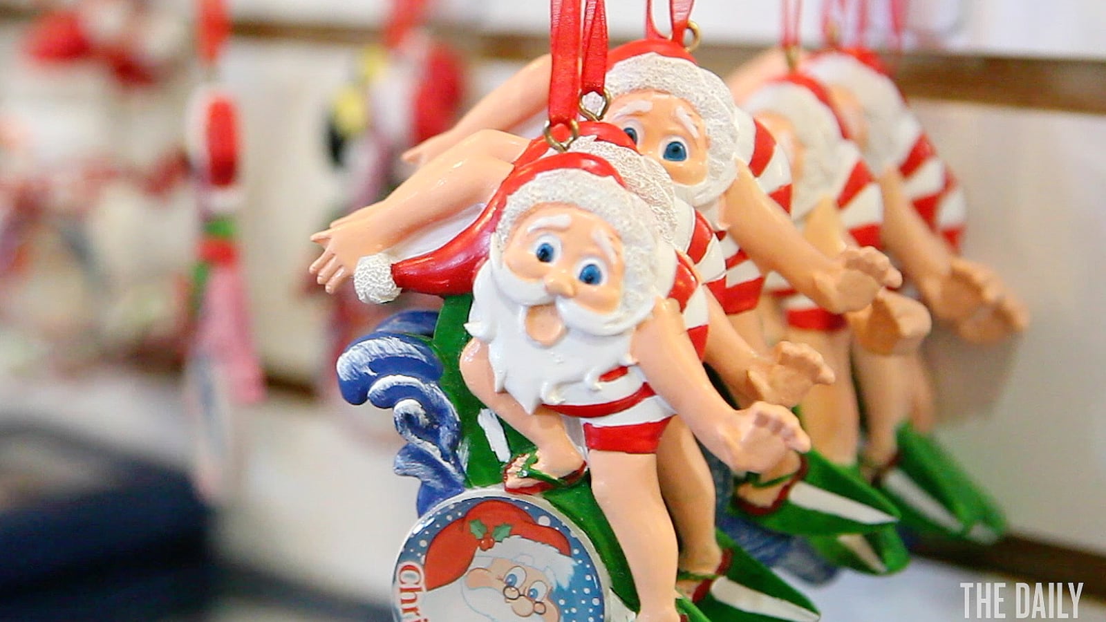 videos/2015/12/25/it-s-christmas-well-christmas-florida/151221-rogers-christmas-florida-tease_l1ulw1